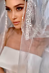 Amber Çizgisel Dantel İşlemeli Özel Tasarım Uzun Duvak - Mediha Cambaz Bridal