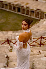 Persephone V Dekolteli Fransız Dantelli Balık Gelinlik