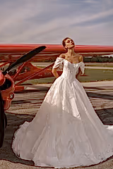Daphne 24 Havuz Yaka Prenses Model Gelinlik - Mediha Cambaz Bridal