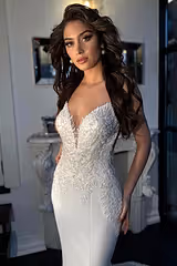 Neusa Saten Dantel V Yaka Balık Gelinlik - Mediha Cambaz Bridal