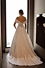 Tirinity Madonna Yaka A Kesim Saten Gelinlik - Mediha Cambaz Bridal